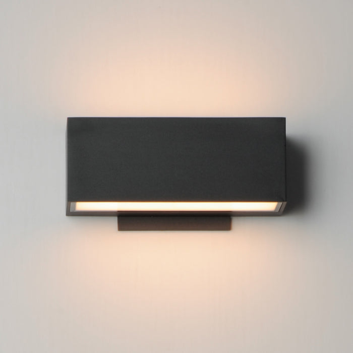 ET2 Blok 9 Outdoor Wall Sconce Model: E23219-BK
