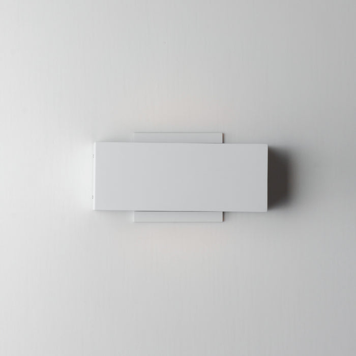 ET2 Blok 9 LED Outdoor Wall Sconce Model: E23219-WT