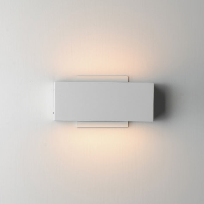 ET2 Blok 9 LED Outdoor Wall Sconce Model: E23219-WT