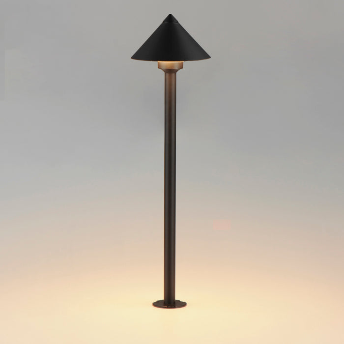 ET2 Alumilux: Landscape Cone Light W/ 24 Pole Model: E41451-BK-24