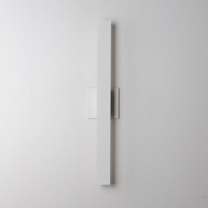 ET2 Alumilux: Line 5CCT 24 LED Outdoor Wall Sconce Model: E42342-WT