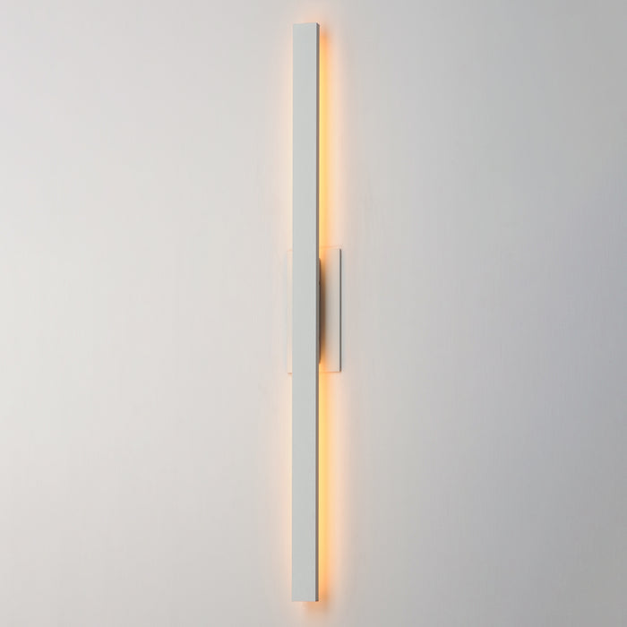 ET2 Alumilux: Line 5CCT 51 LED Outdoor Wall Sconce Model: E42344-WT