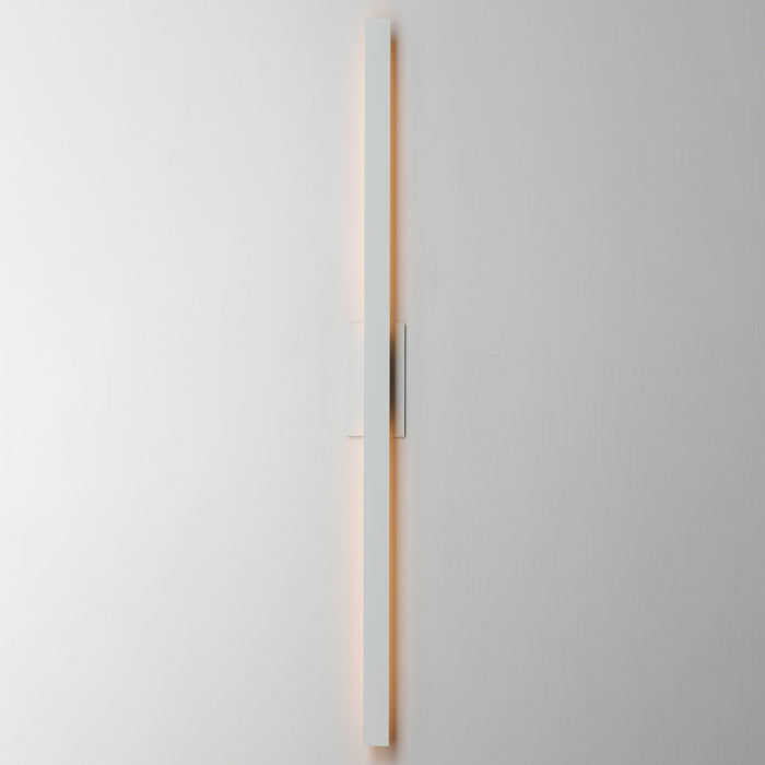 ET2 Alumilux: Line 5CCT 96 LED Outdoor Wall Sconce Model: E42348-WT