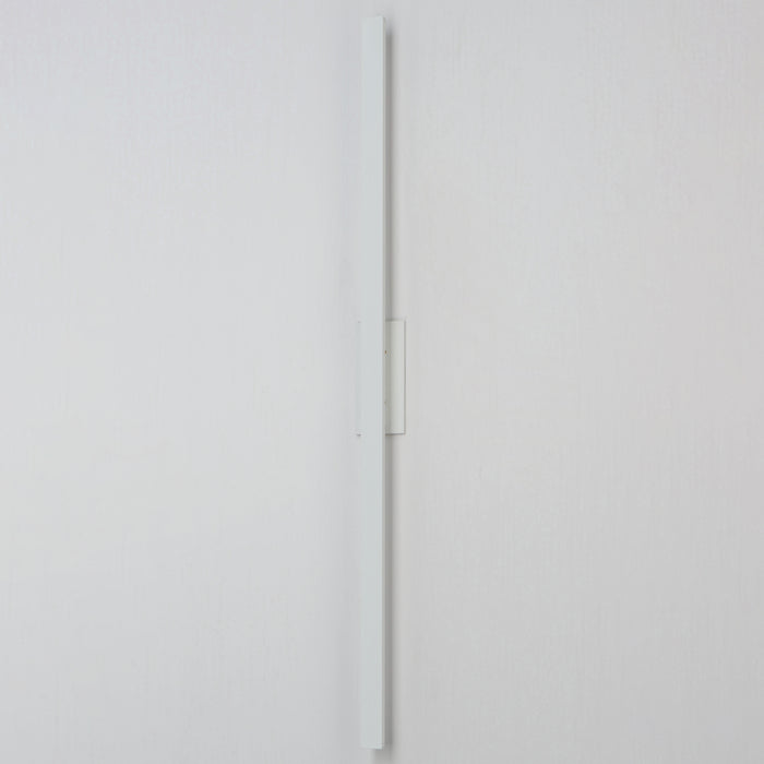 ET2 Alumilux: Line 5CCT 96 LED Outdoor Wall Sconce Model: E42348-WT