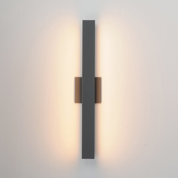 ET2 Alumilux: SideLine  24 LED Outdoor Wall Sconce Model: E42362-ABZ