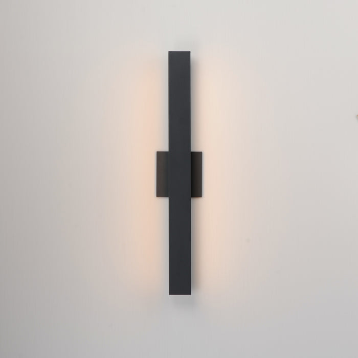 ET2 Alumilux: SideLine  24 LED Outdoor Wall Sconce Model: E42362-BK