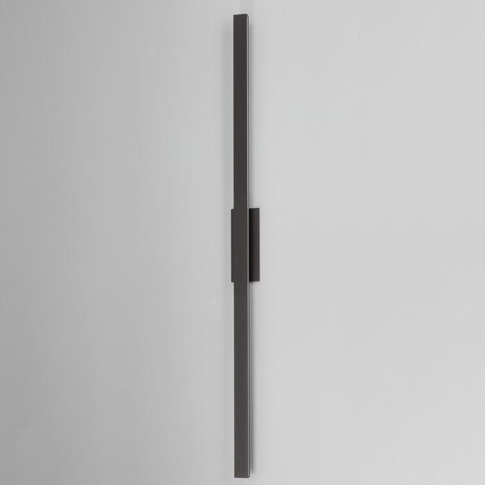 ET2 Alumilux: SideLine 96 LED Outdoor Wall Sconce Model: E42368-ABZ