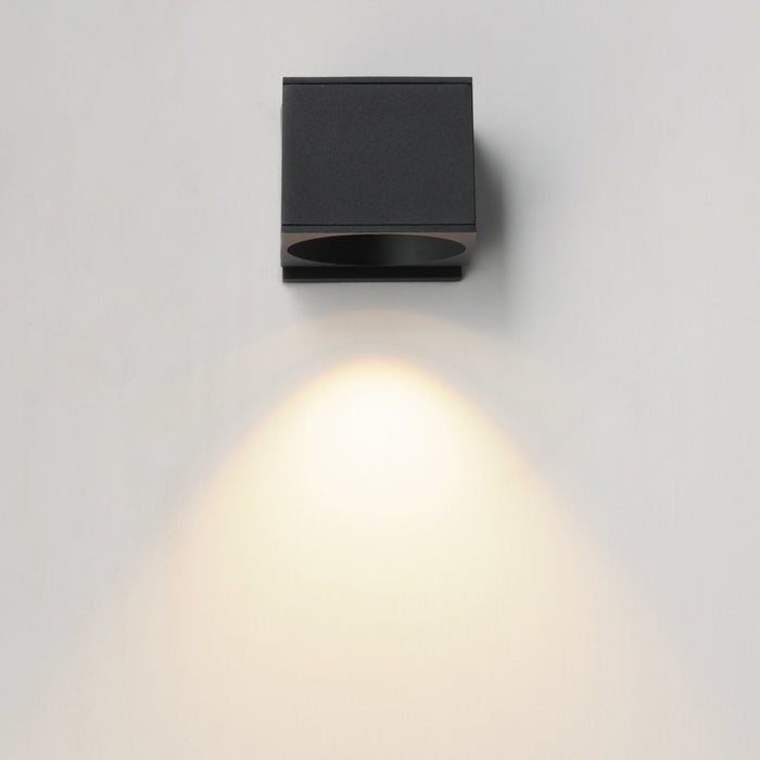 Maxim Stout 120-277V Indoor/Outdoor Wall Sconce Model: 86215BK