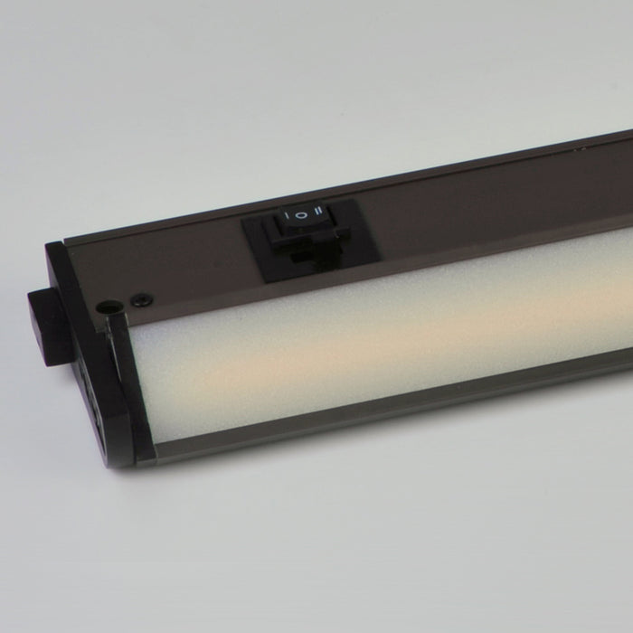 Maxim CounterMax 5K 18 2700-5000K LED Under Cabinet Model: 89864BZ