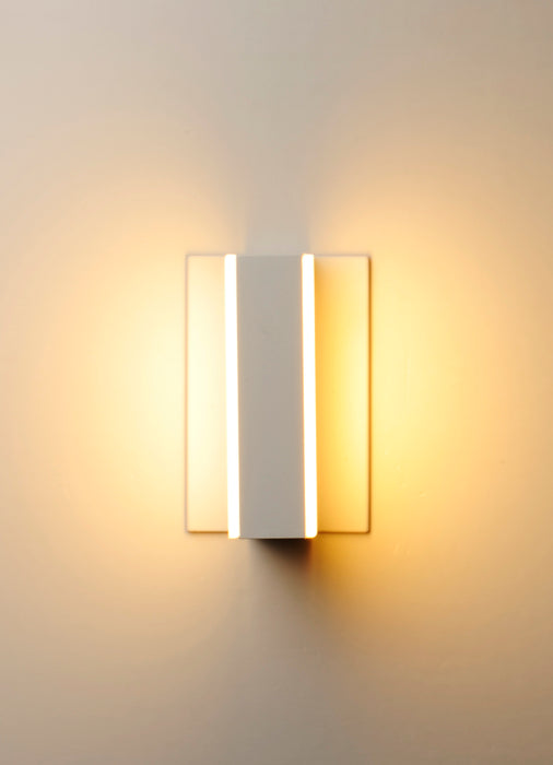 ET2 Omni 7 LED Wall Sconce Model: E23210-90WT