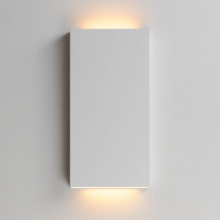 ET2 Brik 14 LED Wall Sconce Model: E23215-WT