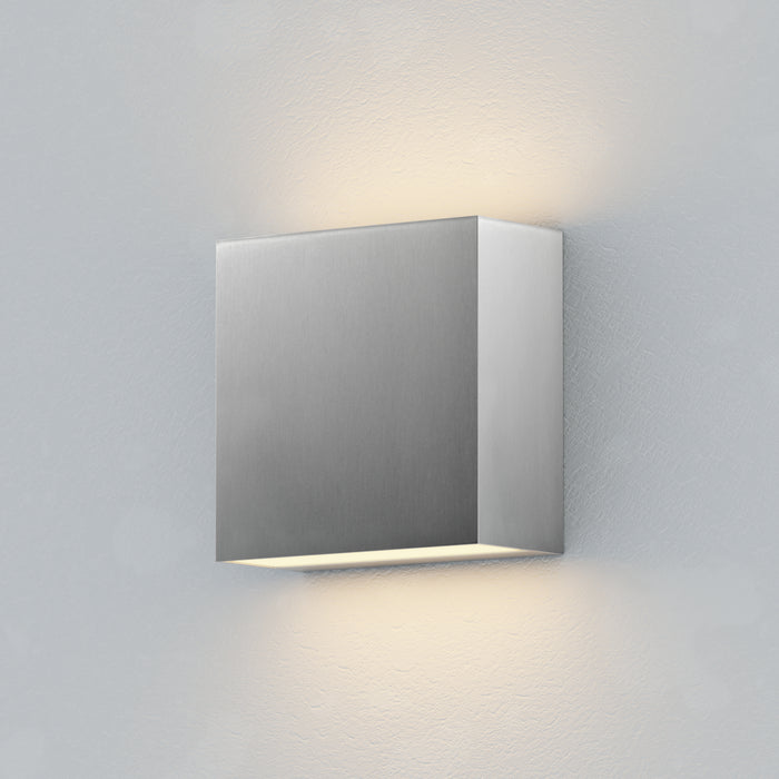 ET2 Cubed 5.5 2-Light LED Outdoor Sconce Model: E23224-SA