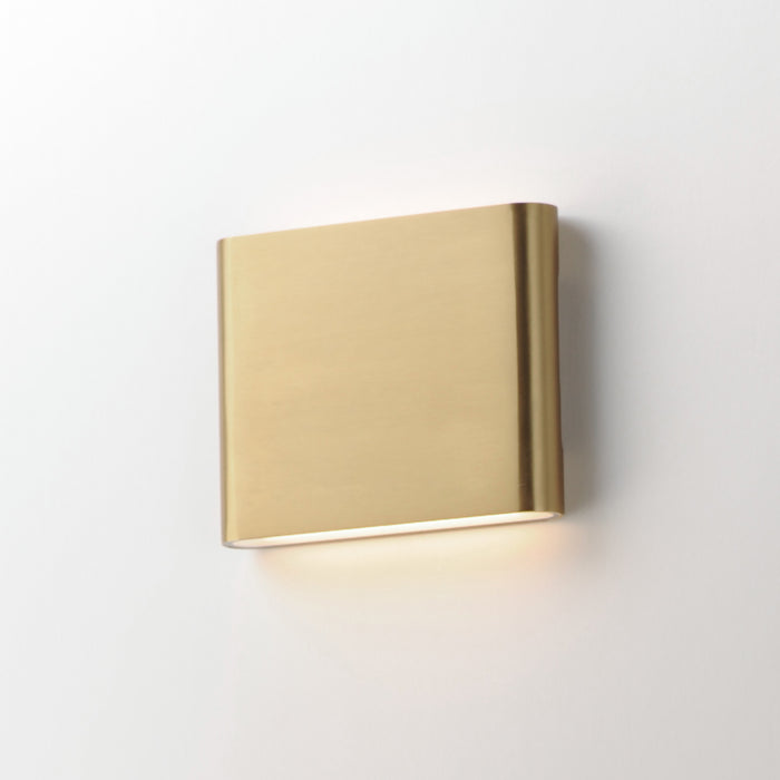 ET2 Spartan 7.75 Indoor Wall Sconce Model: E23235-NAB