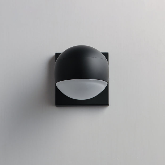 ET2 Modular Globe 1-Light LED Sconce Model: E30165-10BK