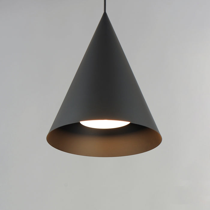 ET2 Pitch 14 LED Pendant Model: E34501-BK