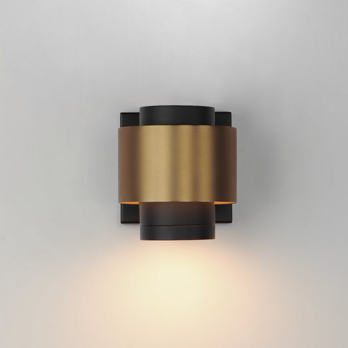 ET2 Reveal Small LED Outdoor Wall Sconce Model: E34752-BKGLD