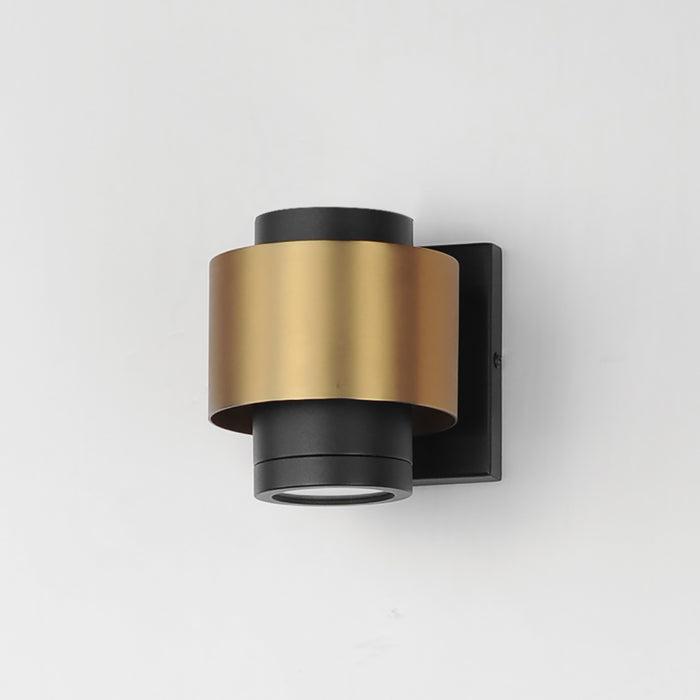 ET2 Reveal Small LED Outdoor Wall Sconce Model: E34752-BKGLD