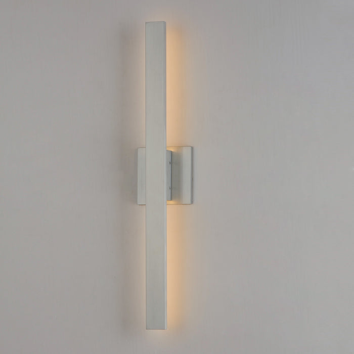 ET2 Alumilux: Line 24 LED Outdoor Wall Sconce Model: E41343-SA