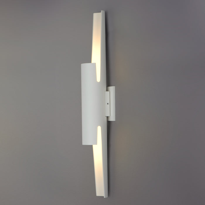 ET2 Alumilux: Runway LED Outdoor Wall Sconce Model: E41526-WT