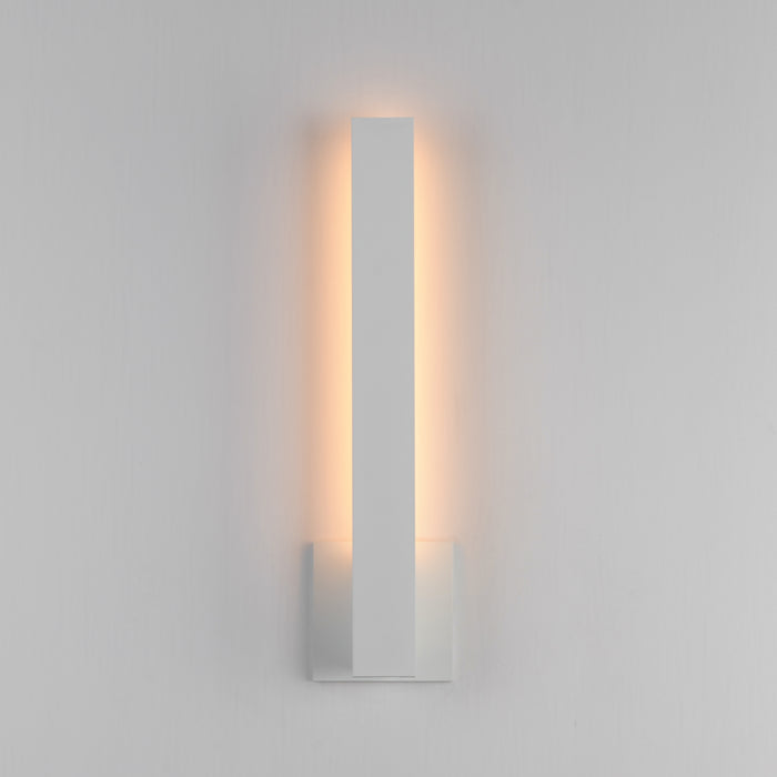 ET2 Alumilux: Line 5CCT 18 LED Outdoor Wall Sconce Model: E42341-WT