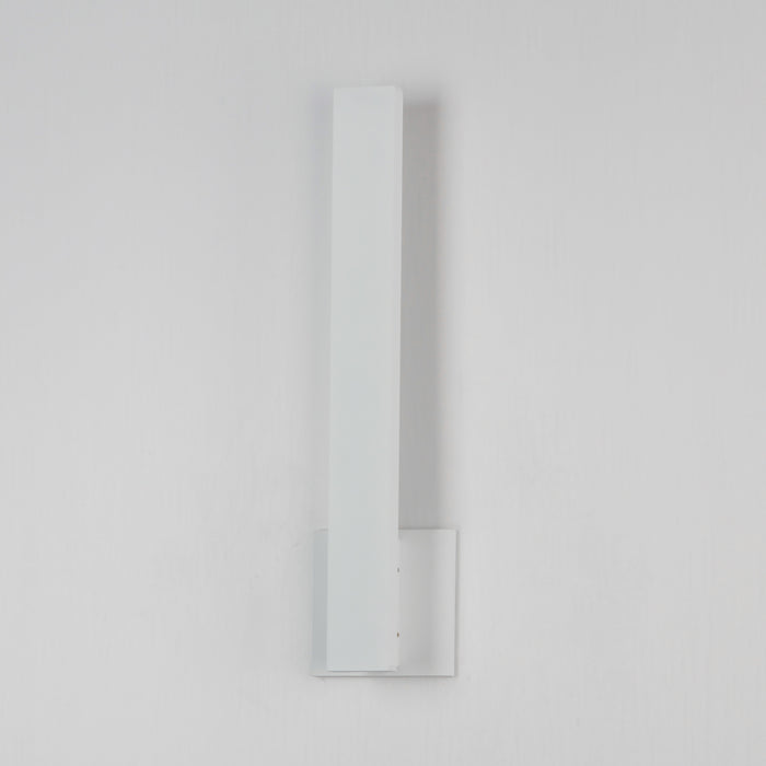 ET2 Alumilux: Line 5CCT 18 LED Outdoor Wall Sconce Model: E42341-WT