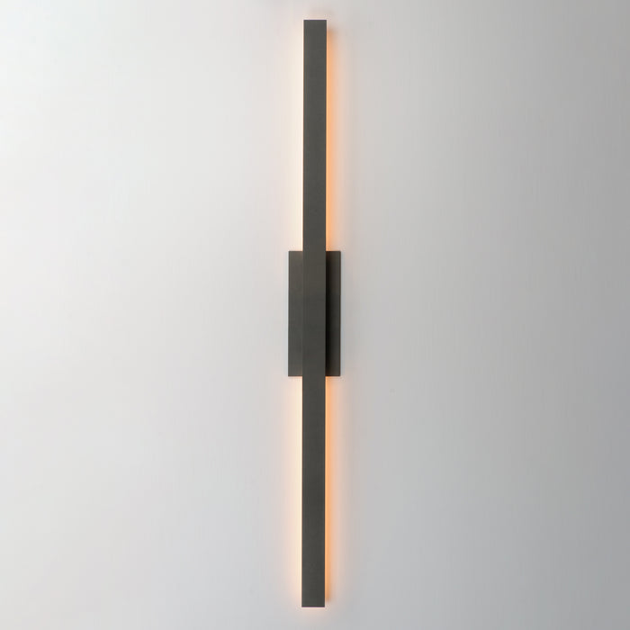 ET2 Alumilux: Line 5CCT 51 LED Outdoor Wall Sconce Model: E42344-ABZ