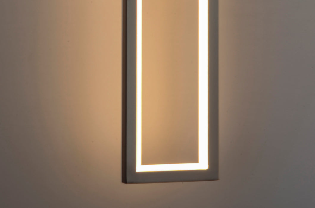 ET2 Link LED Wall Sconce Model: E20350-SN