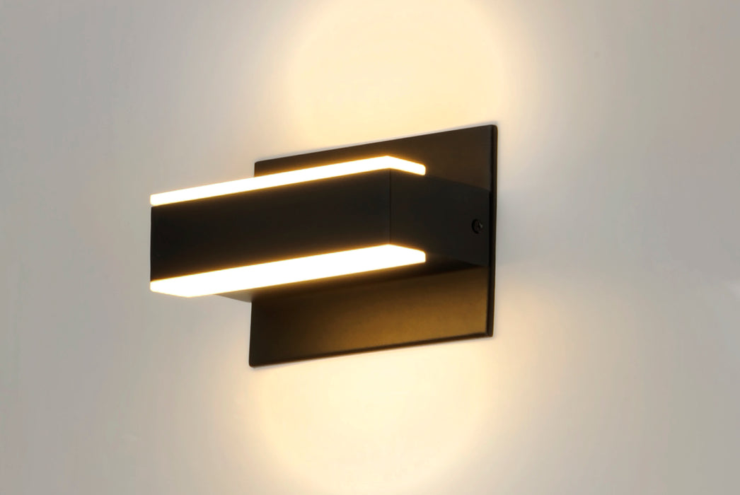 ET2 Omni 7 LED Wall Sconce Model: E23210-90BK