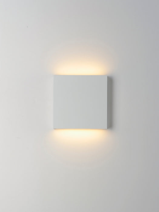 ET2 Brik 4.75 LED Outdoor Wall Sconce Model: E23212-WT