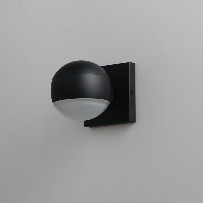 ET2 Modular Globe 1-Light LED Sconce Model: E30165-10BK