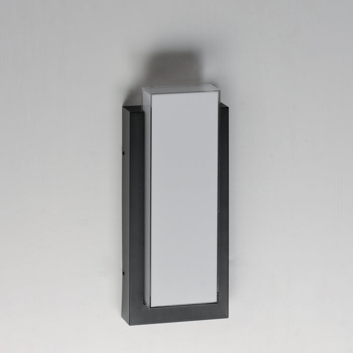 ET2 Tower Medium LED Outdoor Wall Sconce Model: E30184-01BK