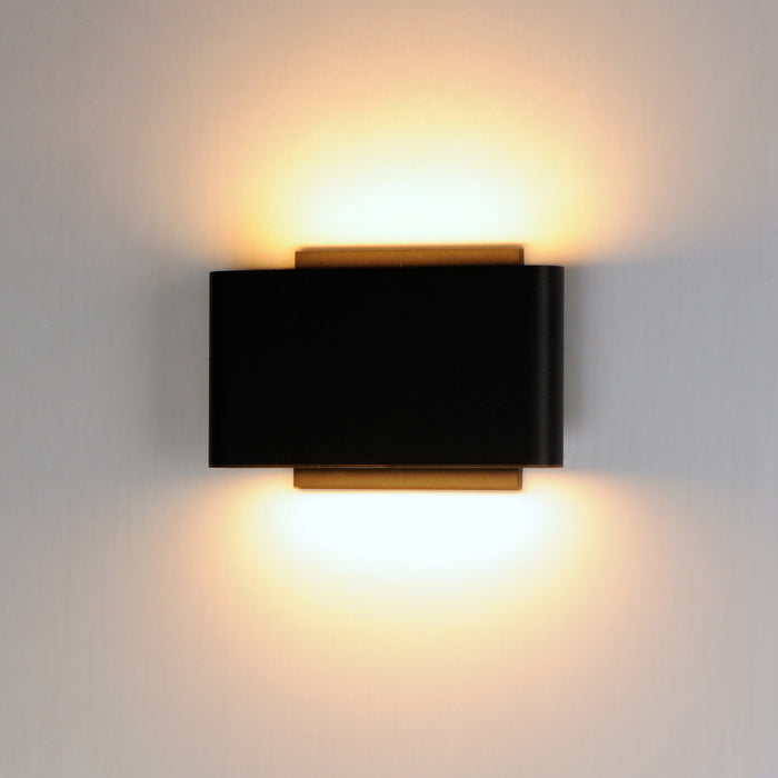 ET2 Alumilux: Spartan LED Outdoor Wall Sconce Model: E41310-BK