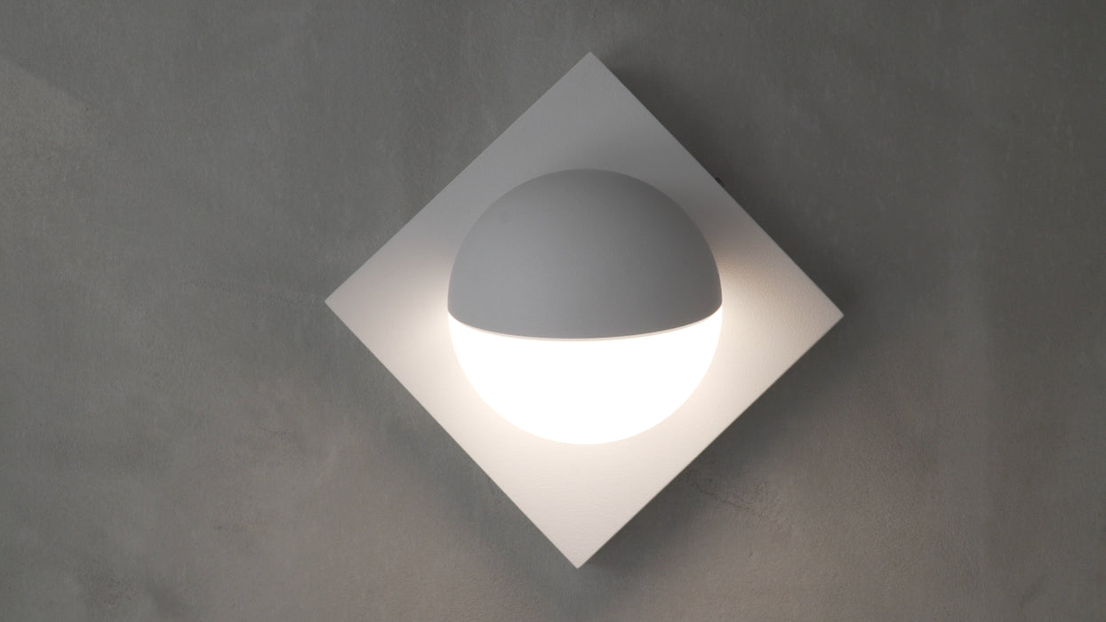 ET2 Alumilux: Majik LED Wall Sconce Model: E41326-WT