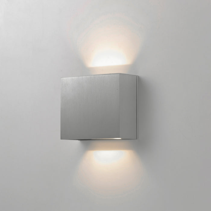 ET2 Alumilux: Cube LED Outdoor Wall Sconce Model: E41328-SA