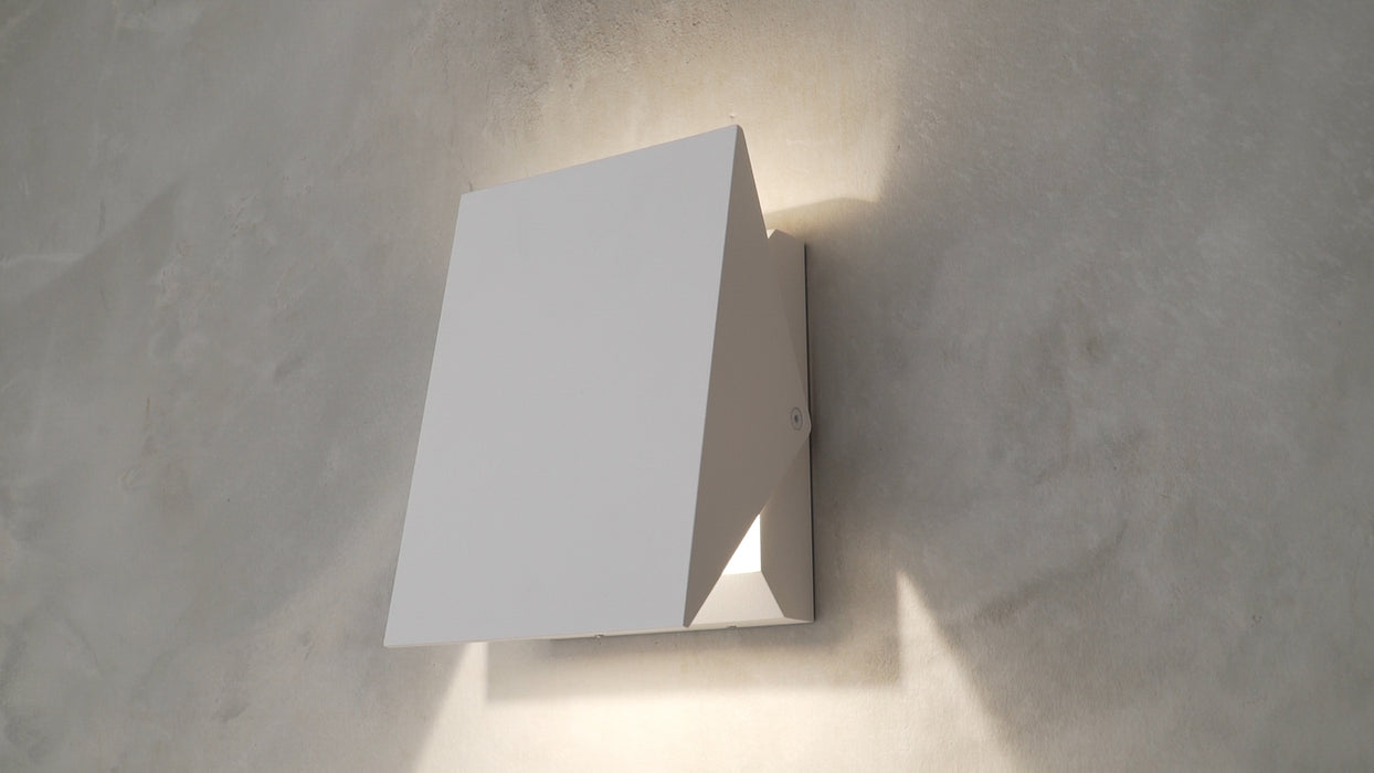 ET2 Alumilux: Tilt LED Outdoor Wall Sconce Model: E41333-WT