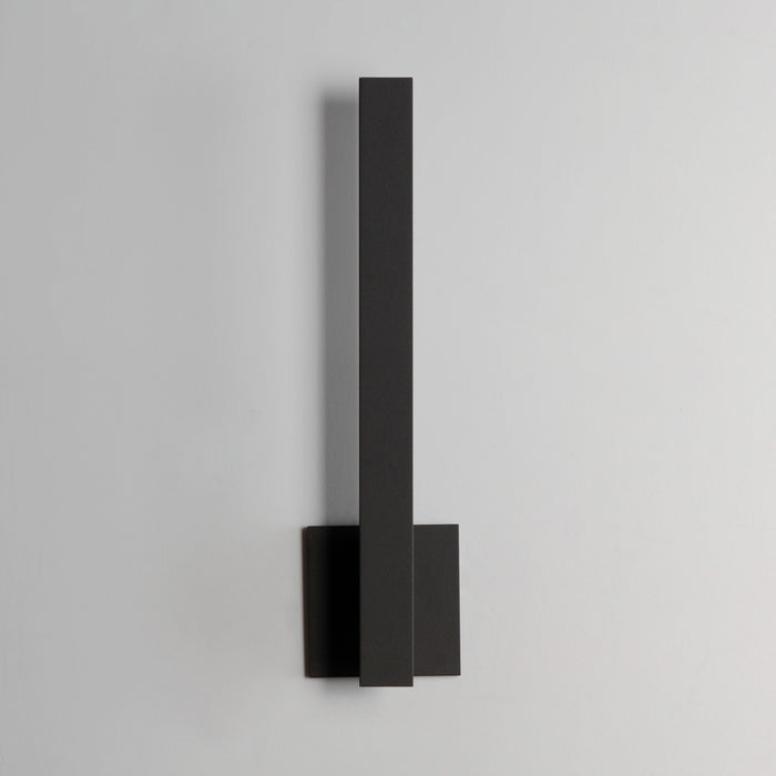 ET2 Alumilux: Line 18 LED Outdoor Wall Sconce Model: E41342-ABZ