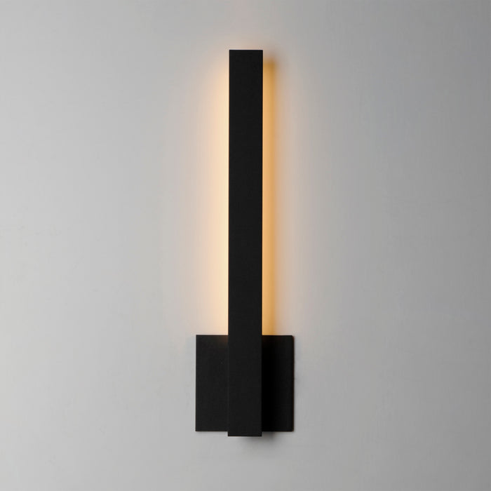 ET2 Alumilux: Line 18 LED Outdoor Wall Sconce Model: E41342-BK