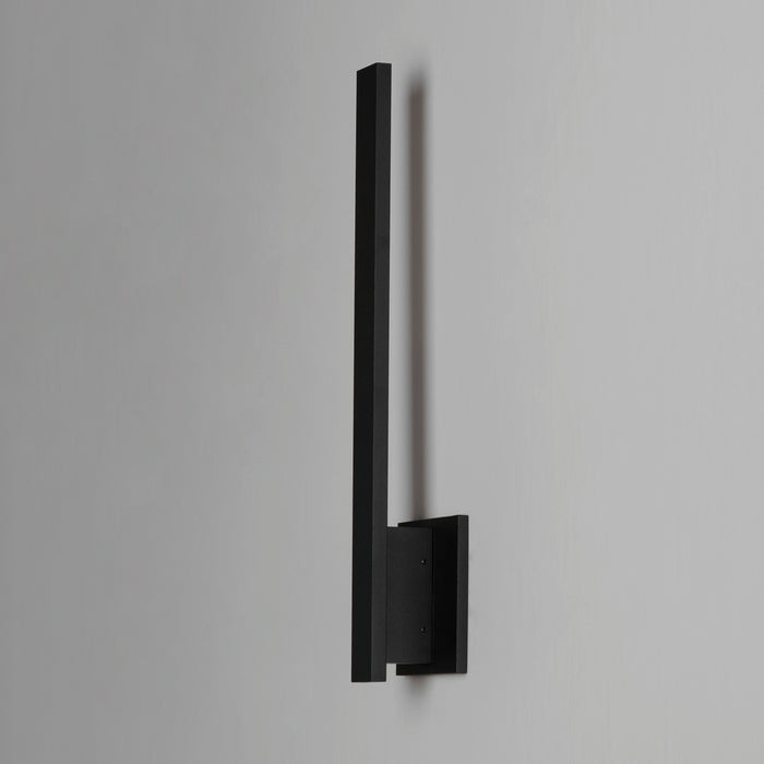 ET2 Alumilux: Line 18 LED Outdoor Wall Sconce Model: E41342-BK