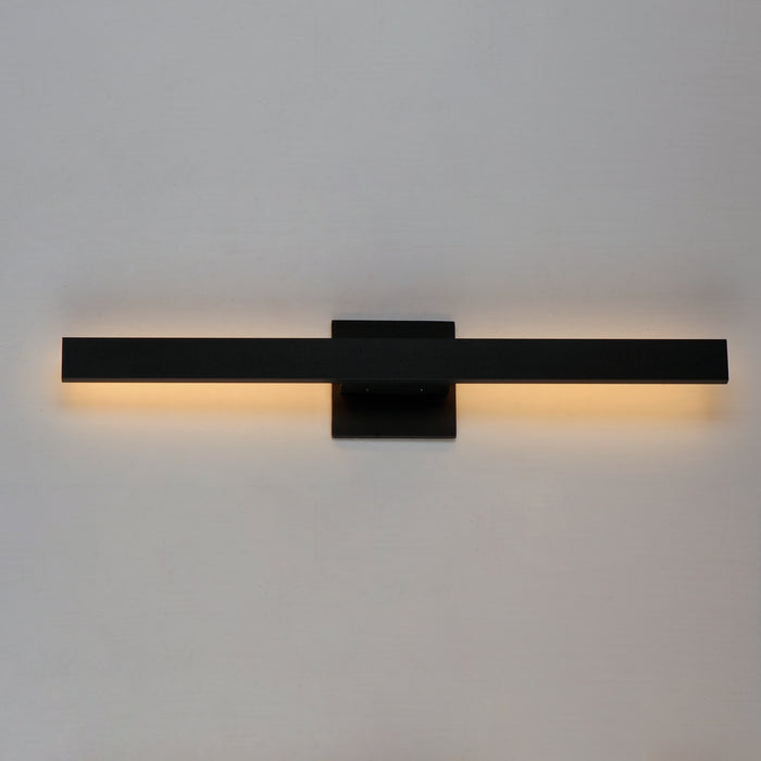 ET2 Alumilux: Line 24 LED Outdoor Wall Sconce Model: E41343-BK