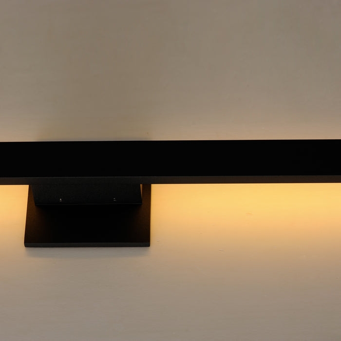 ET2 Alumilux: Line 24 LED Outdoor Wall Sconce Model: E41343-BK