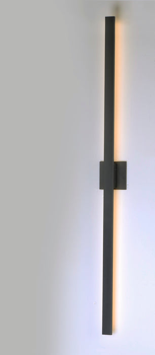 ET2 Alumilux: Line 51 LED Outdoor Wall Sconce Model: E41344-BZ