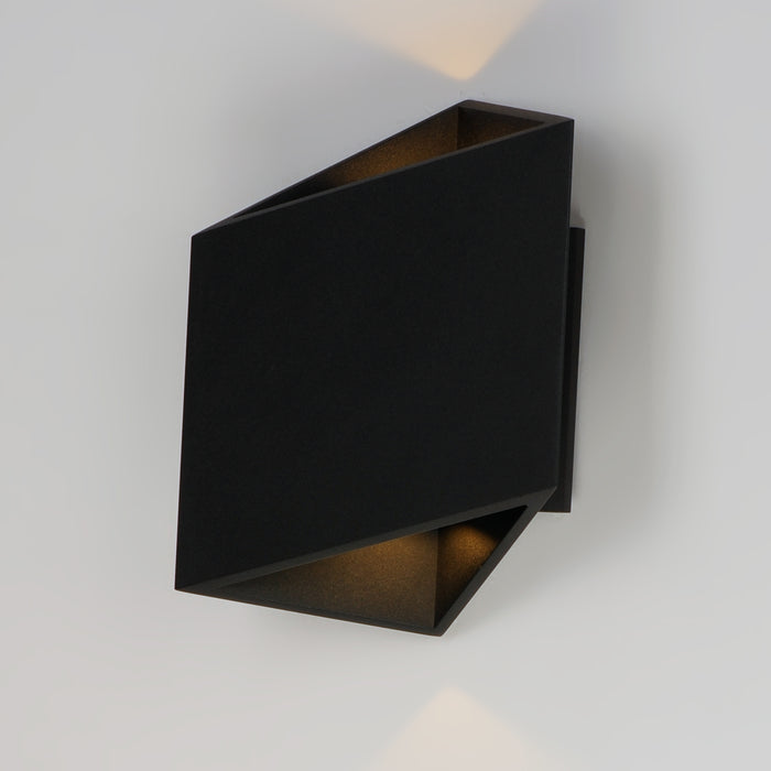 ET2 Alumilux: Facet LED Outdoor Wall Sconce Model: E41373-BK