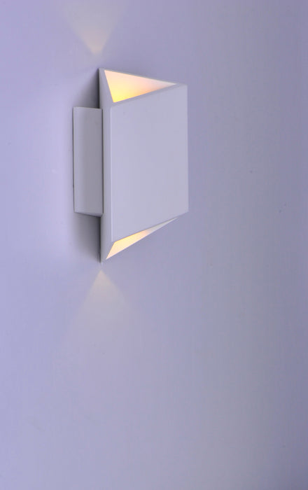 ET2 Alumilux: Facet LED Outdoor Wall Sconce Model: E41373-WT