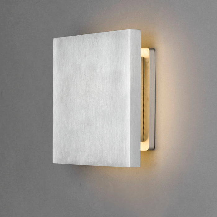 ET2 Alumilux: Tau LED Outdoor Wall Sconce Model: E41388-SA