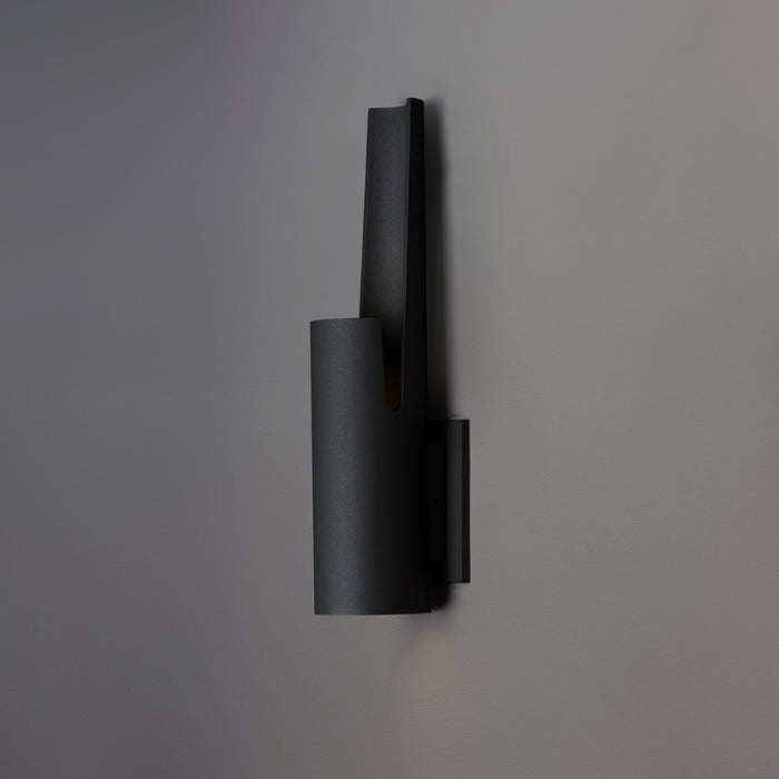 ET2 Alumilux: Runway LED Outdoor Wall Sconce Model: E41524-BZ