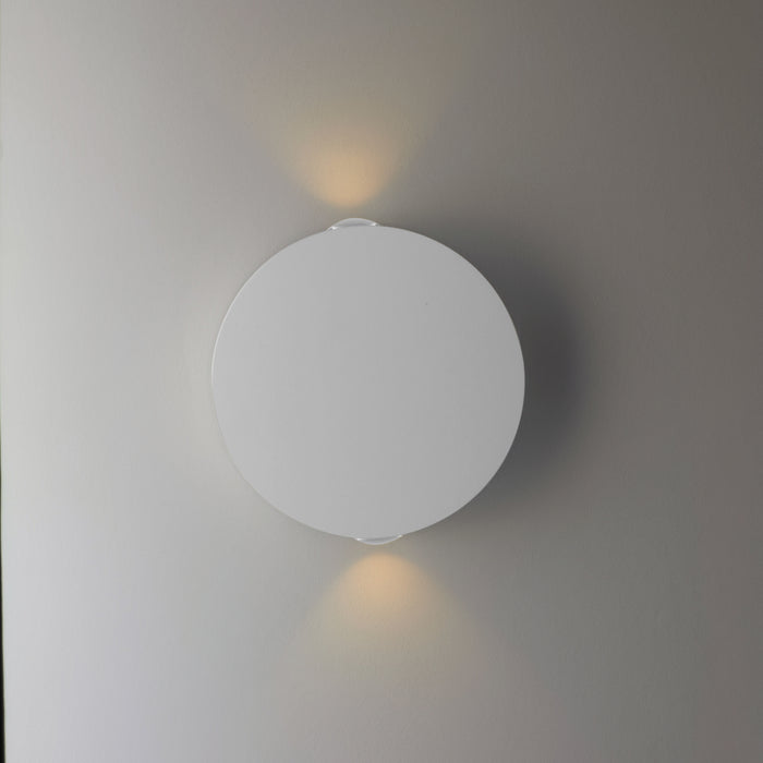 ET2 Alumilux: Glint LED Outdoor Wall Sconce Model: E41542-WT