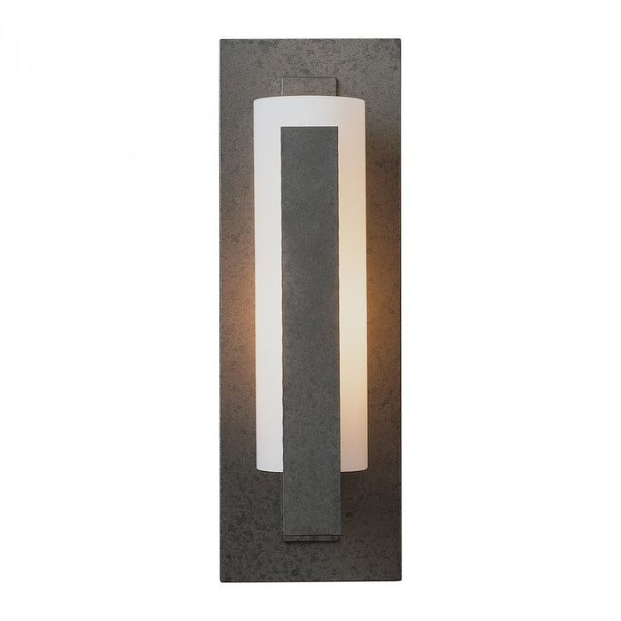 Hubbardton Forge Vertical Bar Sconce Model: 217185-SKT-84-HH0065